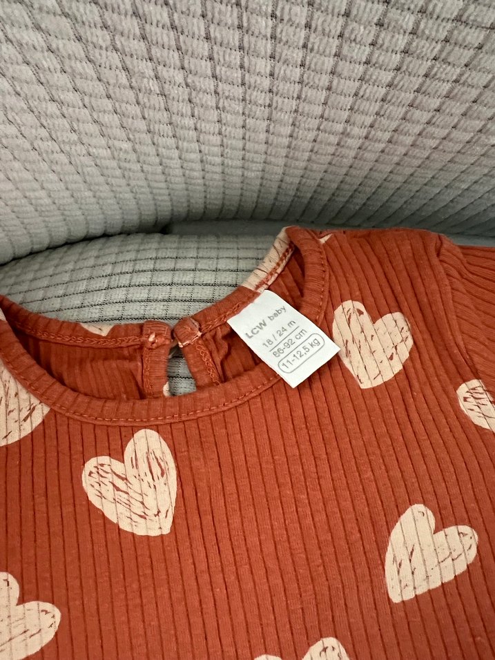 Uzun Kollu Örgü Kalp Desenli Kız Bebek Takımı - Görsel 2