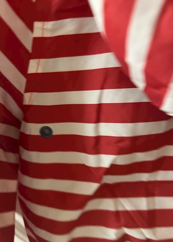 Çocuk Kırmızı Çizgili Fermuarlı Yağmurluk - Görsel 4