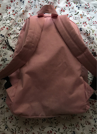 Pull&Bear; Pembe Sırt Çantası