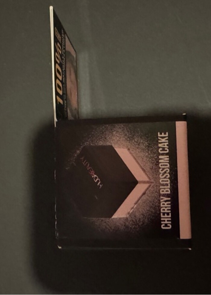 Huda Beauty Cherry Blossom Pudra - Görsel 3