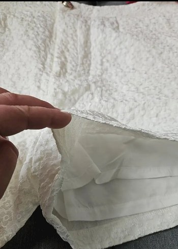 Zara Düğmeli Beyaz Nakışlı Yüksek Bel Mini Şort