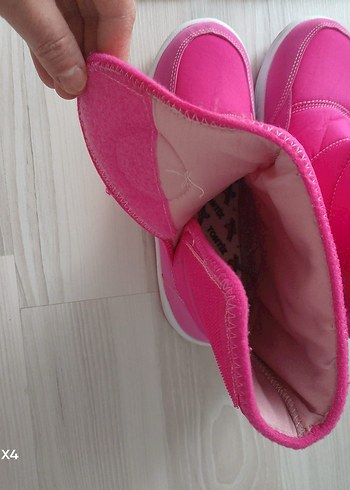 34 Beden pembe Renk Kız Çocuk Pembe Cırtlı Bot