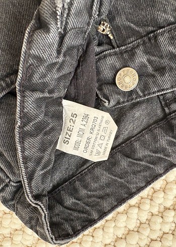Diğer Yırtık Kadın Denim Pantolon