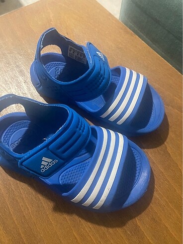 Adidas sandalet