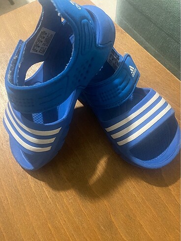 26 Beden Adidas sandalet