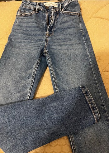 Stradivarius Mavi Yikamali Dar Kesim Denim Jean