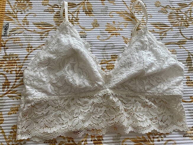 Oysho ekru dantelli bralet