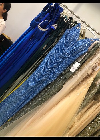 Mavi Simli Uzun Askılı Abiye Elbise - Görsel 3