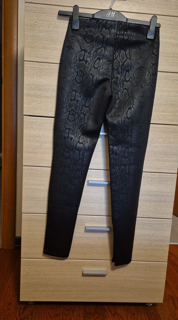 Siyah Yılan Desenli Tayt - Görsel 3