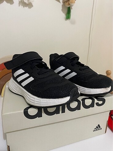 Adidas 22 numara