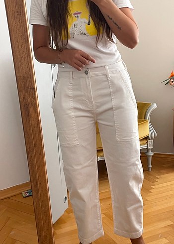 DKNY Jeans Beyaz Denim Pantolon Siklik Ve Rahatlik Bir Arada