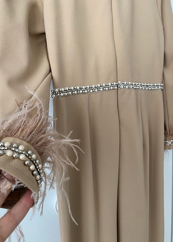 Bej Uzun Kadın Abiye Elbise Tüy Detaylı - Görsel 6