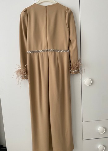 Bej Uzun Kadın Abiye Elbise Tüy Detaylı - Görsel 5