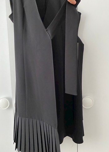 Piliseli Siyah Midi Kolsuz yelek veya elbise - Görsel 6