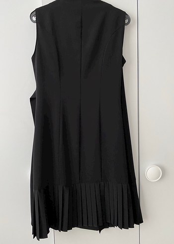 Piliseli Siyah Midi Kolsuz yelek veya elbise - Görsel 8