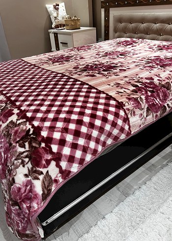 Koyu pembe Ekoseli Çiçek Desenli Battaniye - Görsel 2