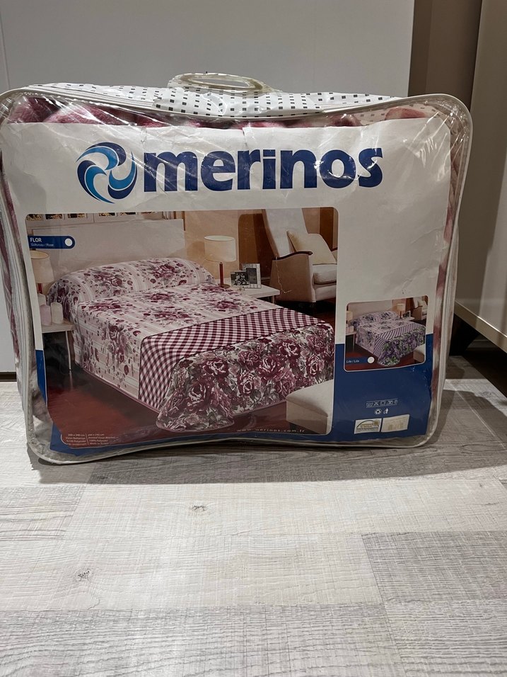 Koyu pembe Ekoseli Çiçek Desenli Battaniye - Görsel 4