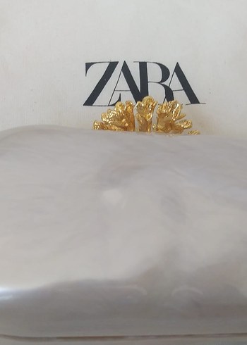 Zara Altin Detayli Minimal Kolye