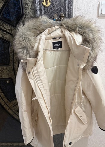 Beyaz Kürklü Kadın Kışlık Mont - Görsel 3