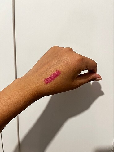 Beden pembe Renk Givenchy ruj 206 rose theatre