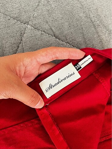 m Beden Stradivarius kırmızı mini etek