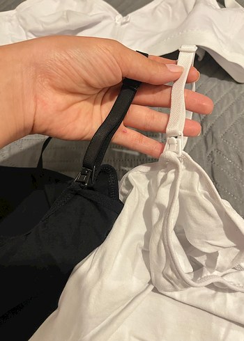 Beyaz Emzirme Sütyeni ve Siyah-Beyaz Atlet Takımı - Görsel 5