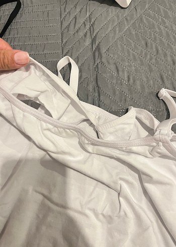 Beyaz Emzirme Sütyeni ve Siyah-Beyaz Atlet Takımı - Görsel 3