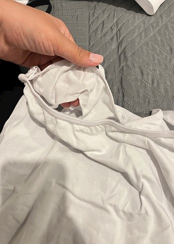 Beyaz Emzirme Sütyeni ve Siyah-Beyaz Atlet Takımı - Görsel 2