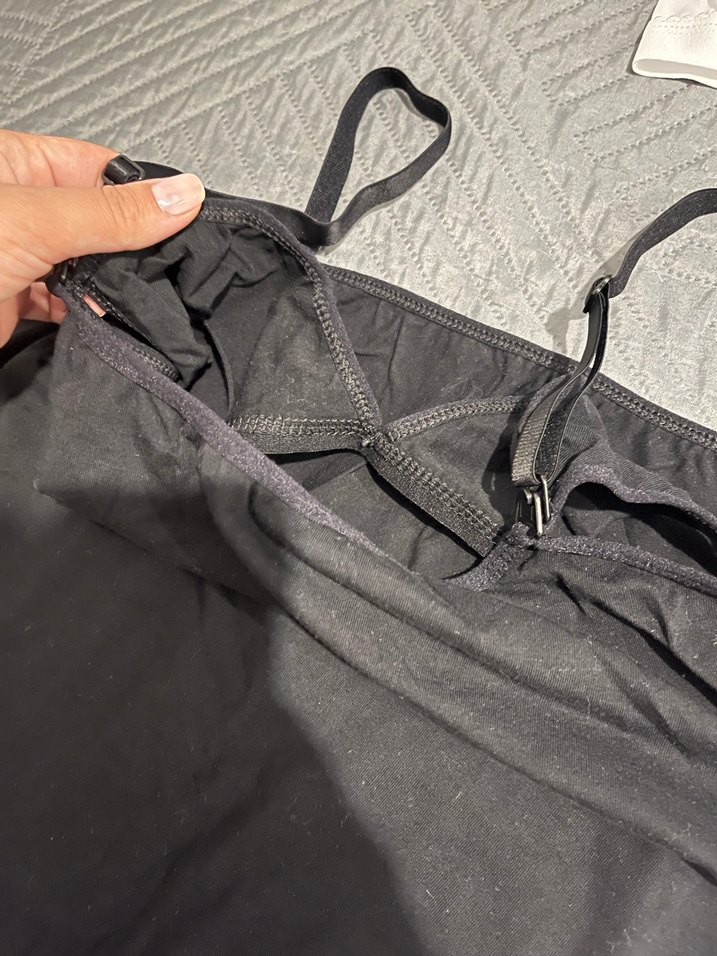 Beyaz Emzirme Sütyeni ve Siyah-Beyaz Atlet Takımı - Görsel 4