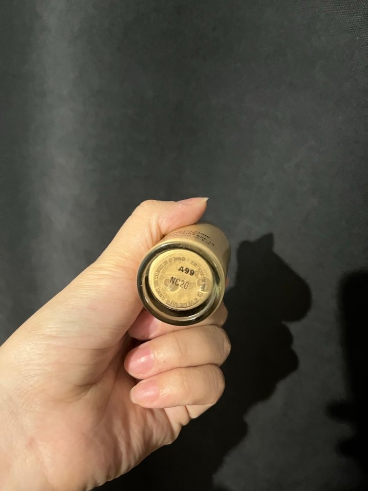 MAC Studio Fix Sıvı Fondöten SPF 15 Bej nc20 - Görsel 4