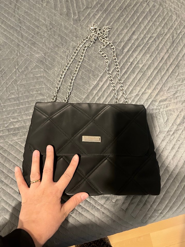 Zincir Detaylı Siyah Deri Kadın Çanta - Görsel 2