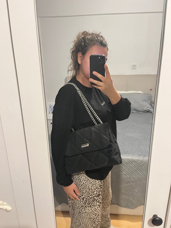 Zincir Detaylı Siyah Deri Kadın Çanta - Görsel 4