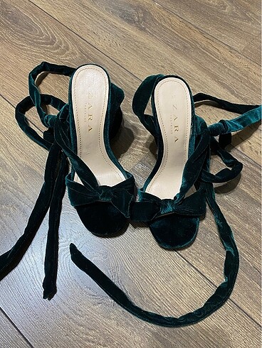Zara Kadife Ayakkabı
