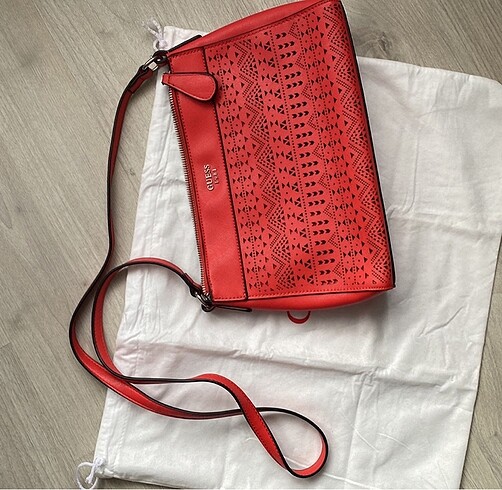 Guess Guess Çanta