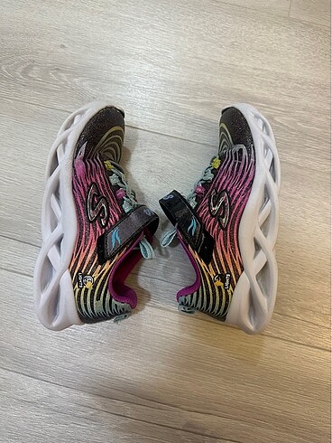 32 Beden çeşitli Renk Skechers ayakkabı euro 32 numara