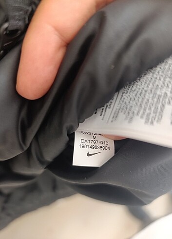 m Beden siyah Renk Orijinal sıfır Nike kadın mont M beden 