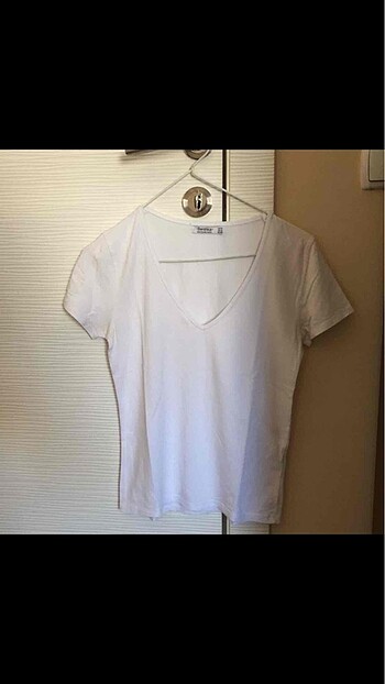 Bershka V yaka tshirt