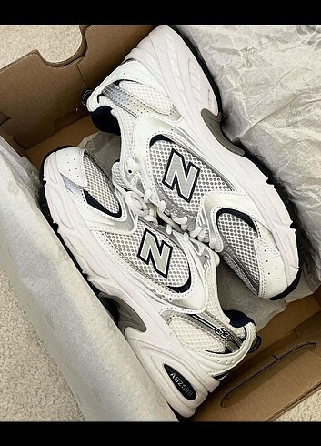 40 Beden New Balance Beyaz siyah spor ayakkabı