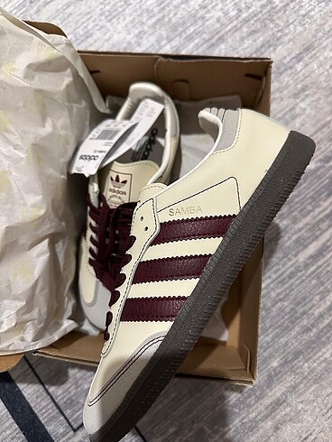 Adidas Kremli butikten alındı