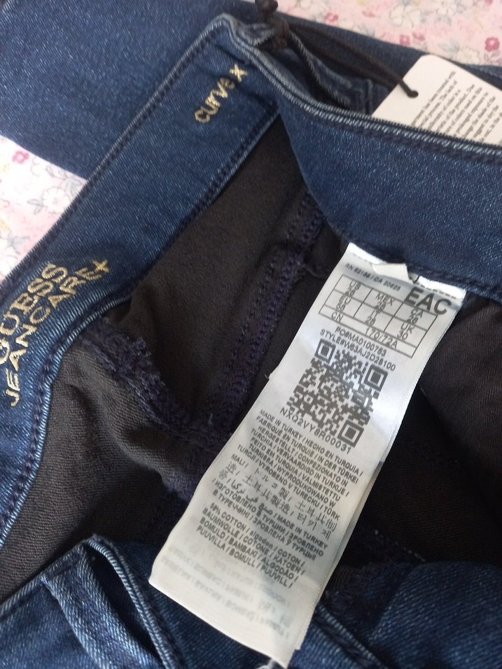 Guess Bayan Jean — görsel 4/7