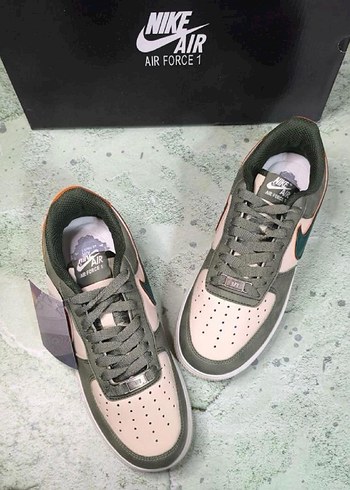 Nike Air Force 1 Low Sehir Stiline Uygun Minimal Sneaker