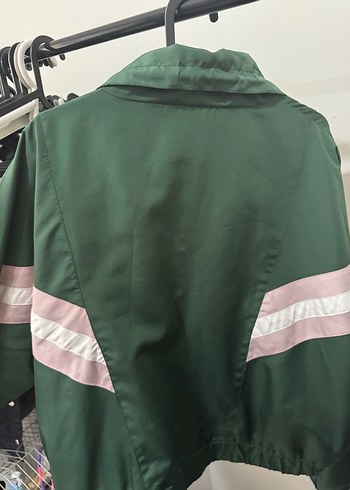 Yeşil Fermuarlı Kadın Yağmurluk - Görsel 3