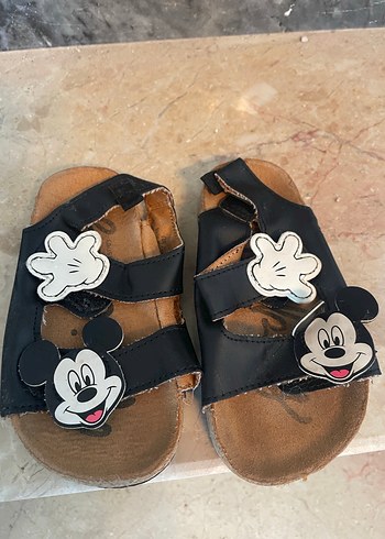Kız Çocuk Mickey Baskılı Kemerli Terlik - Görsel 2