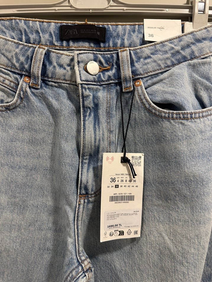 Açık Mavi Yüksek Bel Düz Paça Jean — görsel 2/7