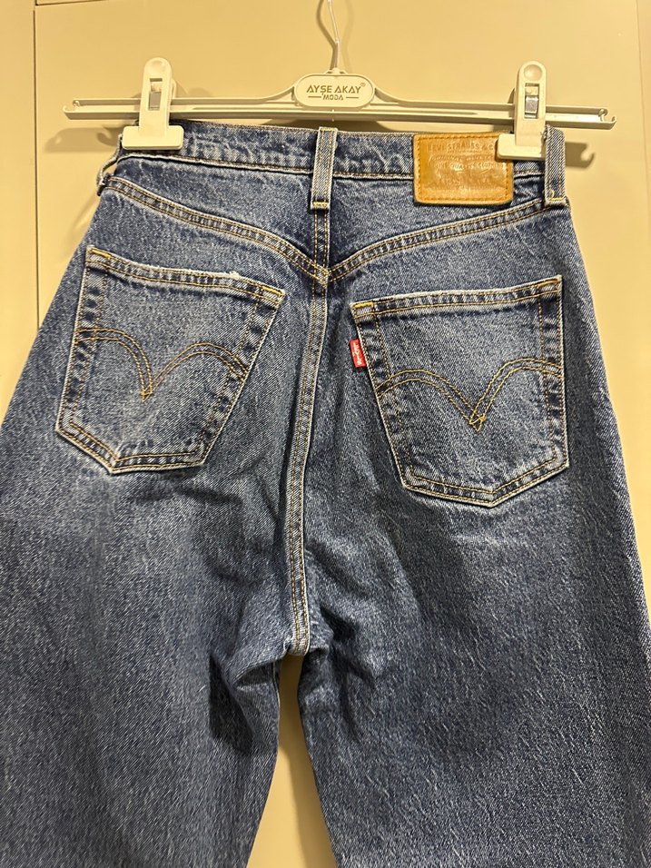 Levis Düz Paça Jean — görsel 4/7