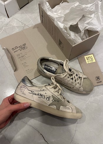 Golden Goose Deluxe ürünü