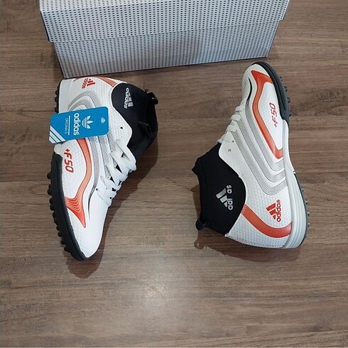 Halı saha adidas krampon