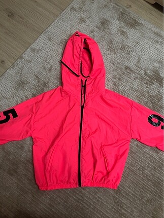 Neon pembe sevenlere