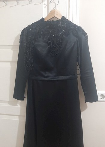 40 Beden Uzun Kollu Siyah İşlemeli Gotik Abiye