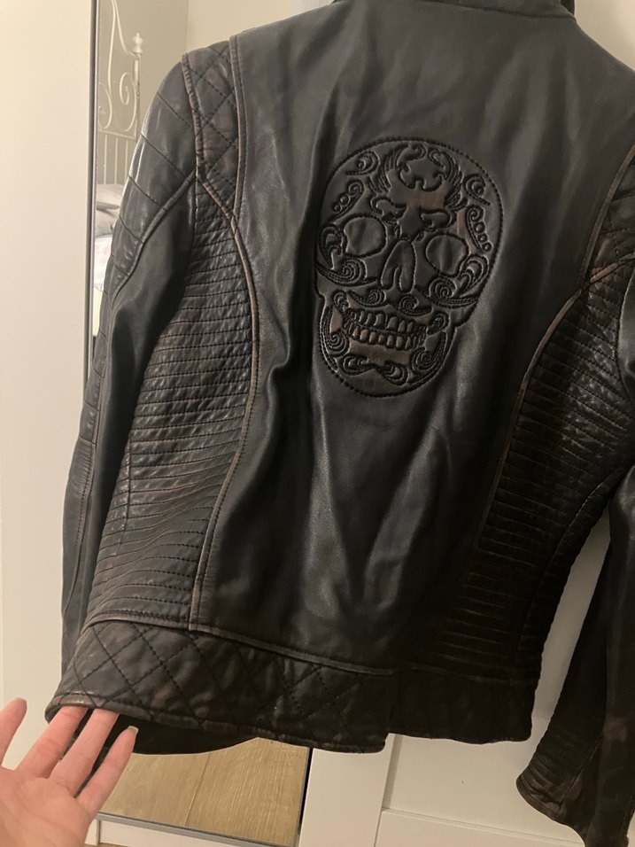 Kuru kafa işlemeli 
Kadın Deri Ceket - Derimod - Görsel 4